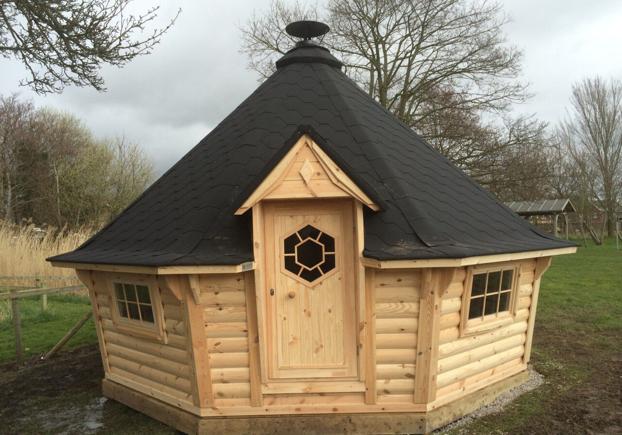 Finn Art Grillkota Exklusiv 16,5 m² Schwarz Frontansicht