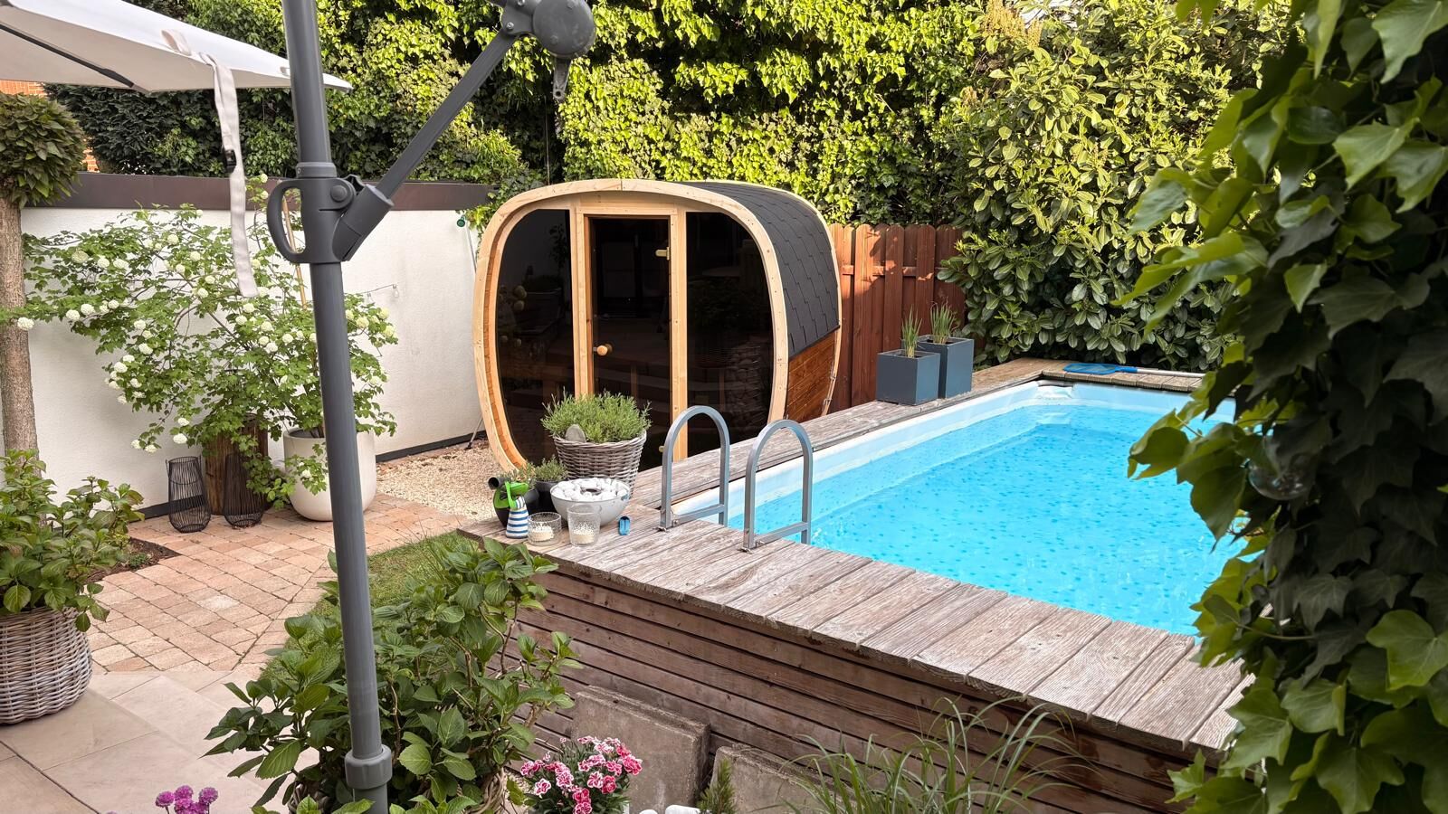 quadro-160-thermo-ambientebild-mit-pool quadro-160-thermo-ambientebild-mit-pool
