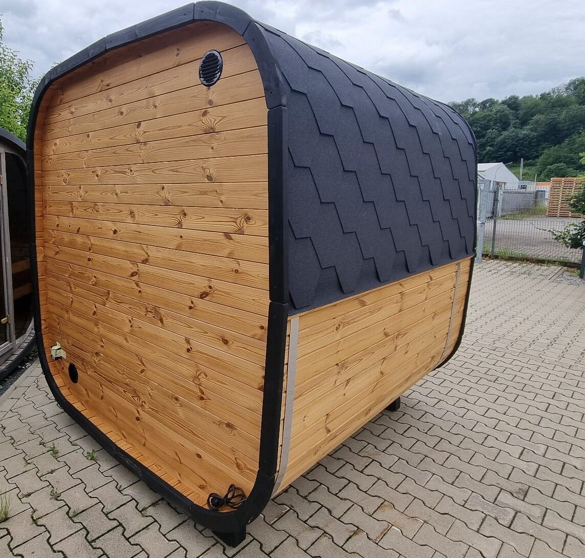 Fasssauna Cube Tommy Premium 2,3 x 2,3m aus Thermoholz montiert, normal Glasfront, ohne Beleuchtung