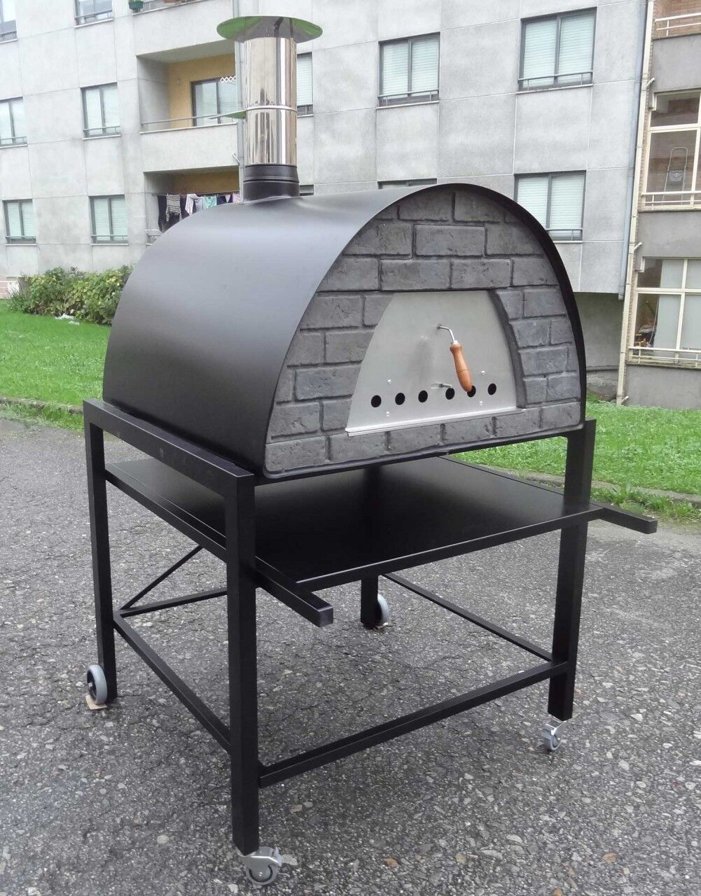 Mobiler Steinofen Maximus Prime schwarz inkl. Kaminrohr und Regenhut aus Feueraluminium, ohne Ofenzubehör, ohne Zubehörset, ohne Grillzubehör, ohne fahrbares Gestell