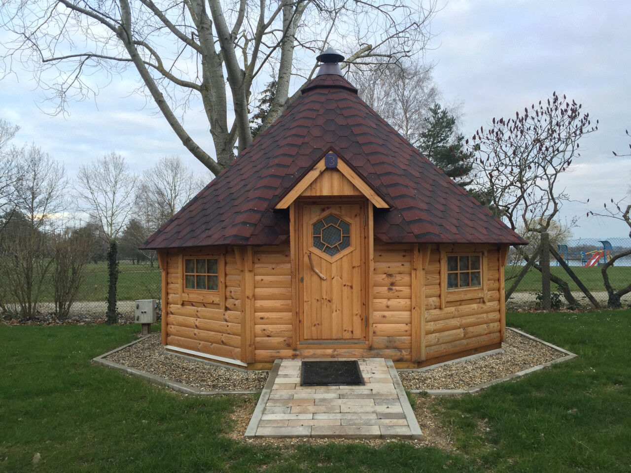 Grillkota Deluxe 17 m² Frontansicht
