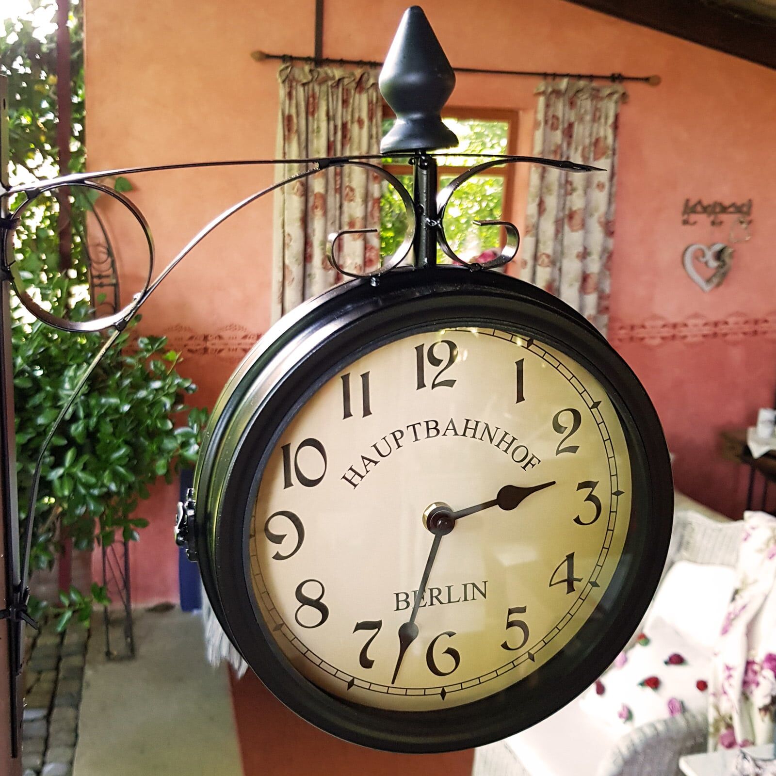 Retrolook Bahnhofsuhr Schwarz zweiseitig
