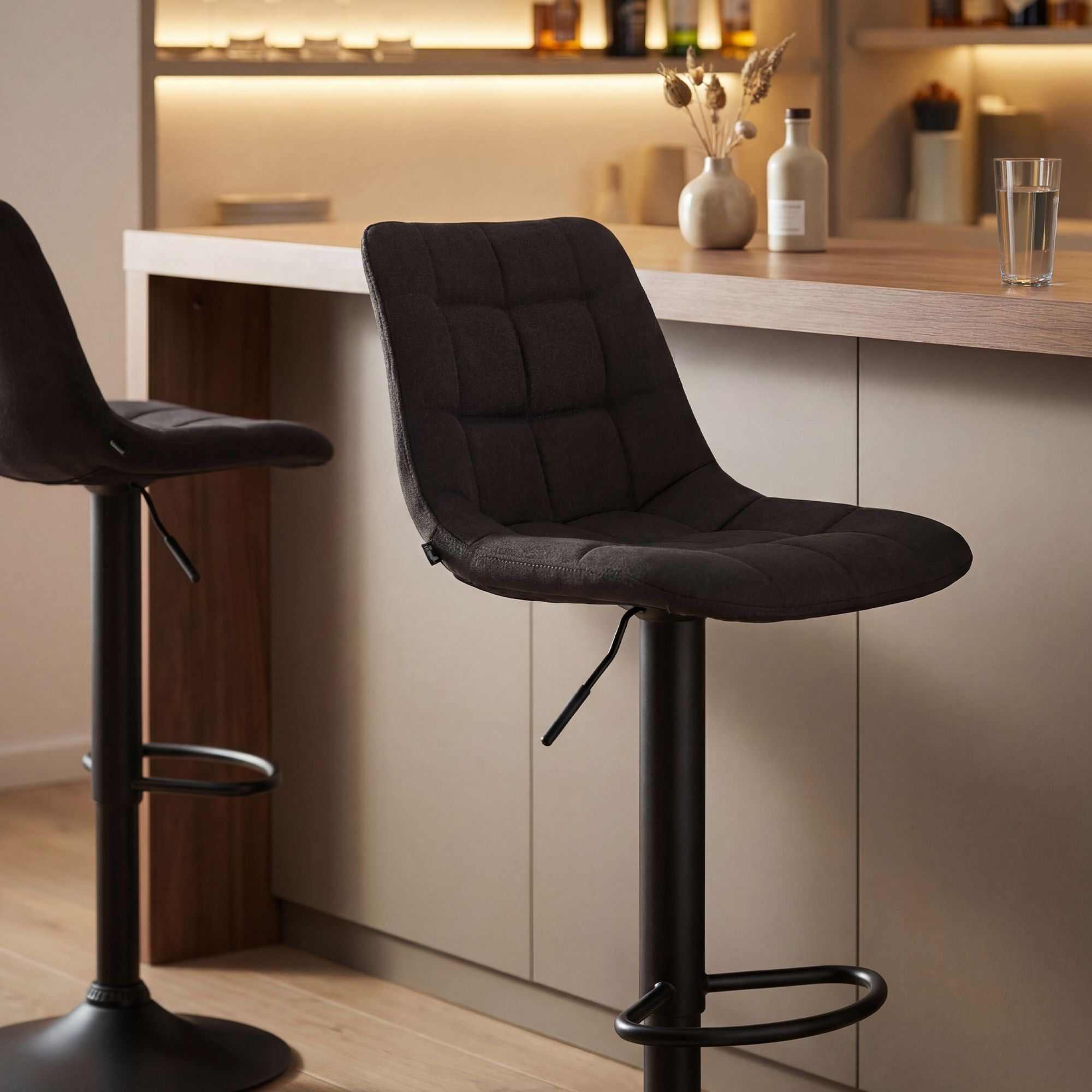 Barhocker Mapun Stoff, schwarz