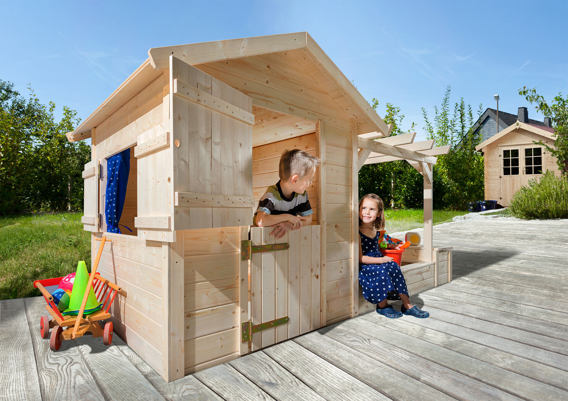 Tabaluga Spielplatz, natur, 21 mm, bestehend aus Drachenhöhle, Sandkasten, Pergola und Schatztruhe mit Deckel