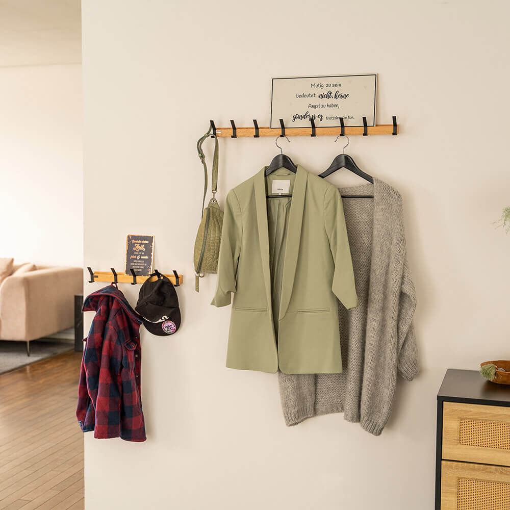 Garderobenleiste inkl. Haken, Magnete und Bilderregal STRIPE - 8 x Haken
