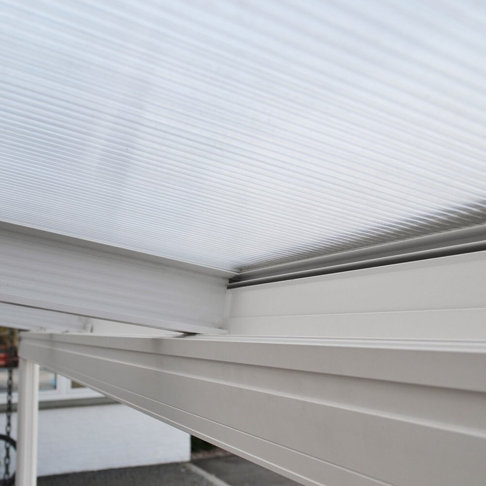 Terrassenüberdachung 557 / 564 x 303 / 300 x 278 / 226 cm Weiß