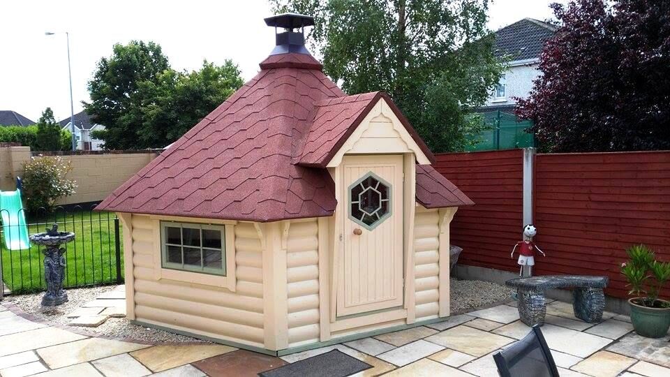 Kundenbild Finn Art Grillkota Elegance 9,2 m² rot