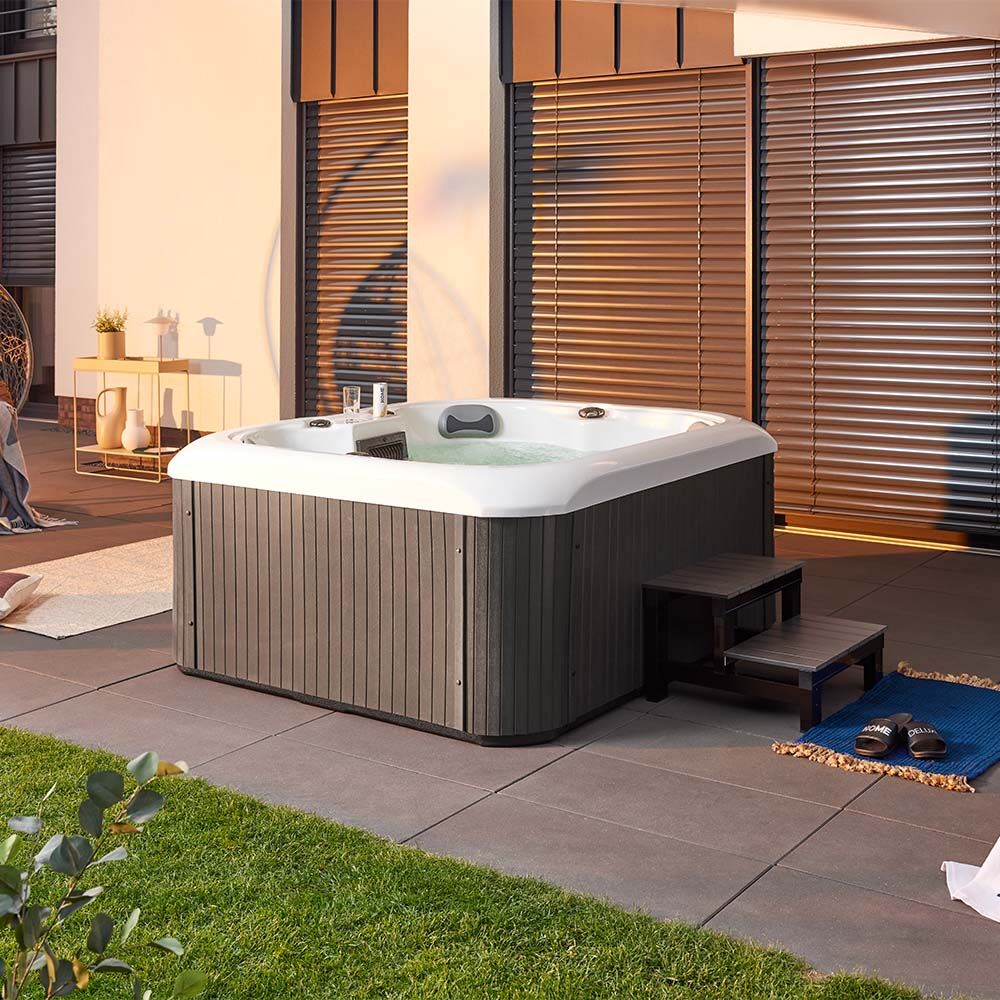 Outdoor Whirlpool mit Treppe und Thermoabdeckung SEA STAR 180 x 160 cm 4 Personen