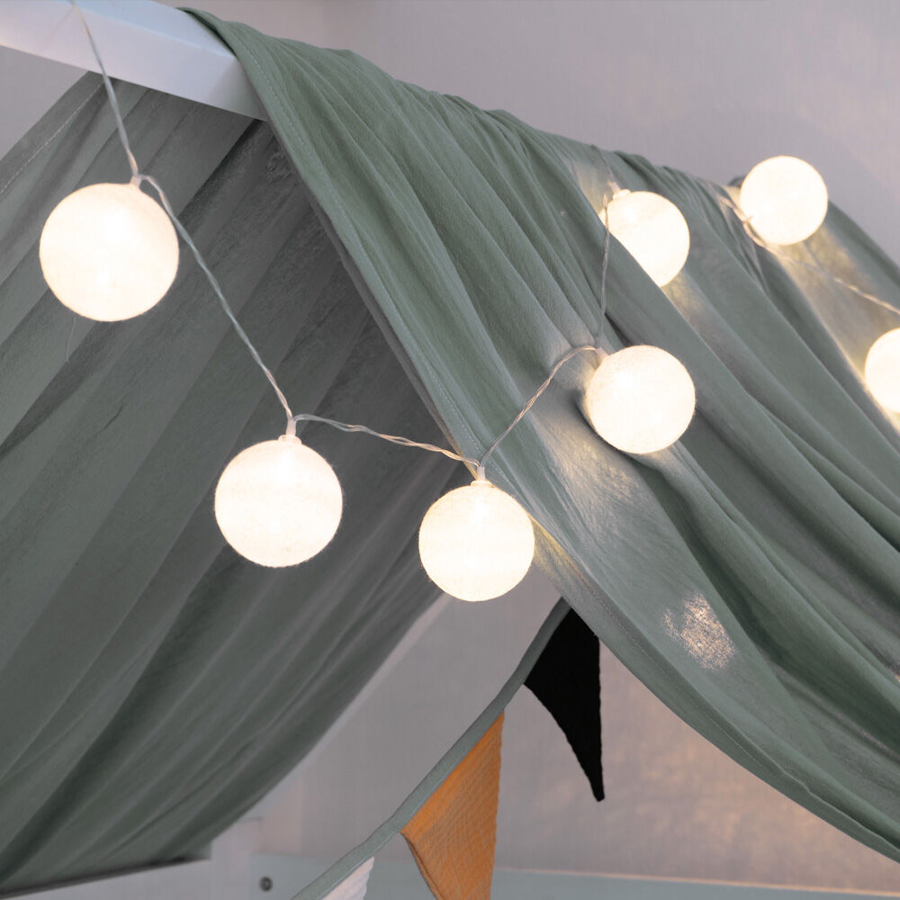 LED-Lichterkette mit Baumwolle Kugel NINO