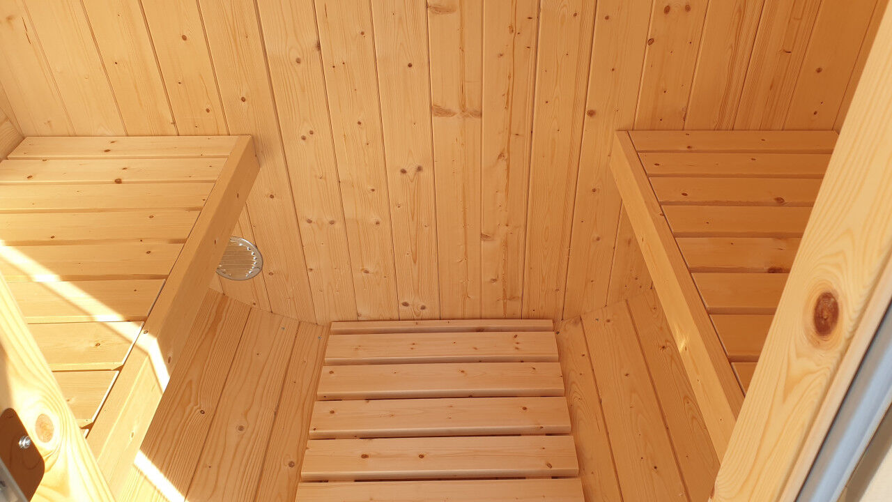 Finn Art Fass-Sauna Mogli Innenansicht