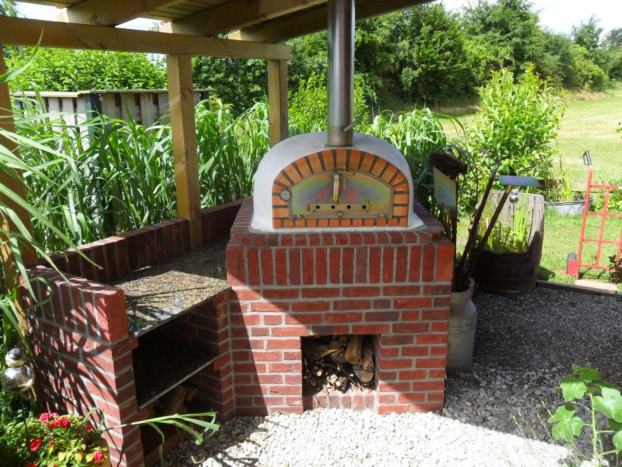 Traditioneller Backofen Pizzaioli 100 inkl. Kaminrohr und Regenhut aus Feueraluminium, weiß, ohne Abdeckhaube, ohne Ofenzubehör, ohne Zubehörset, ohne Grillzubehör, ohne fahrbares Gestell