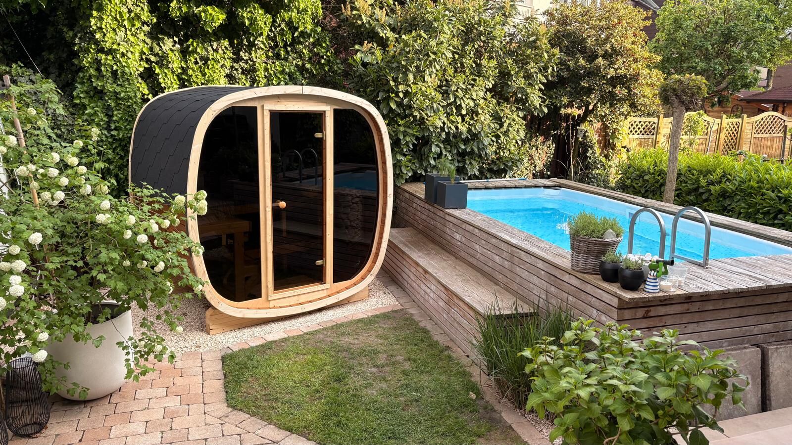 quadro-160-thermo-ambiente-sauna-im-vordergrund