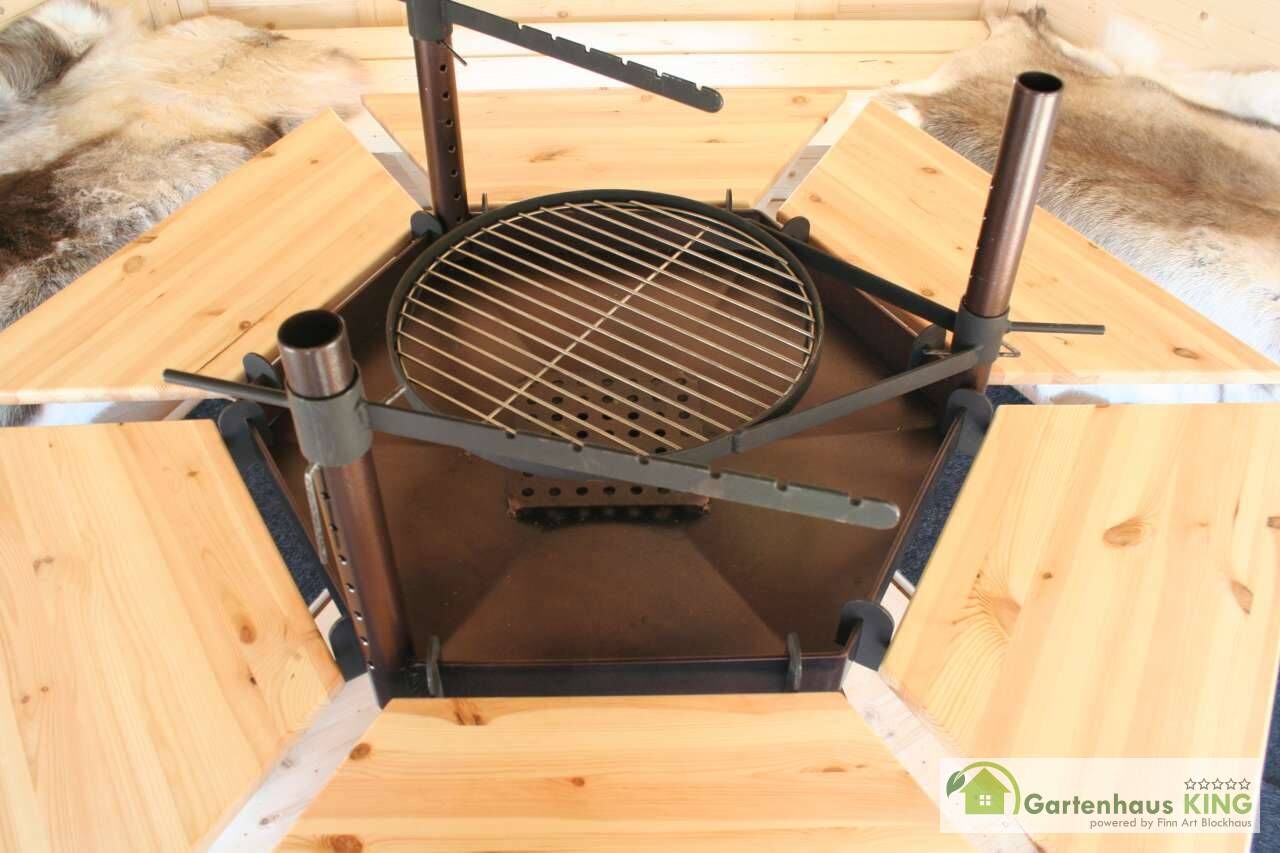 Grillanlage mit Schaschlik Spießhaltern