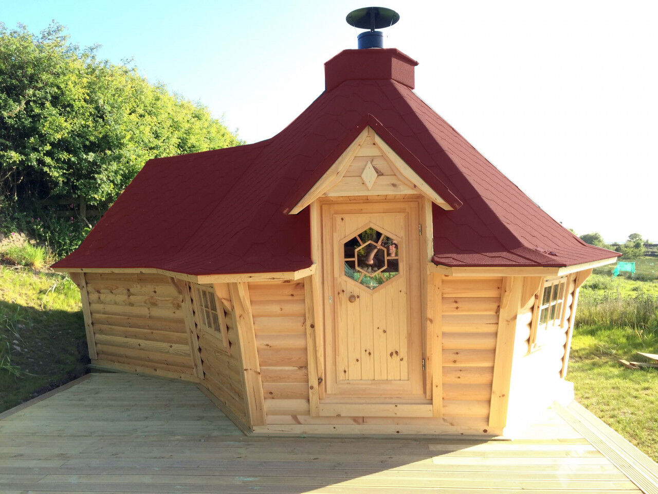 Finn Art Grillkota Exklusiv 9,2 m² mit 2m Anbau Rot