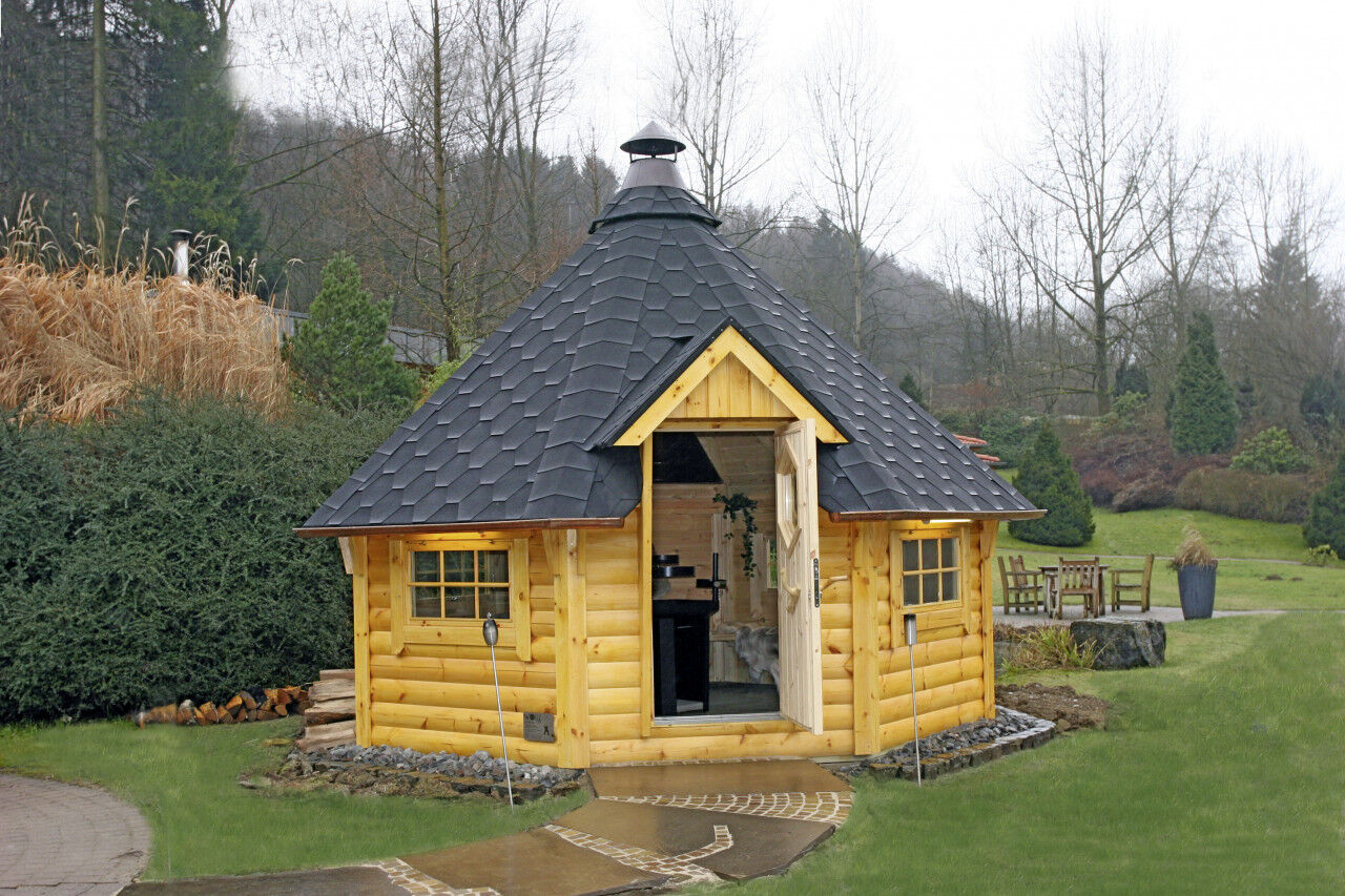 Grillkota Deluxe 9 m² Frontansicht mit Blick ins Innere