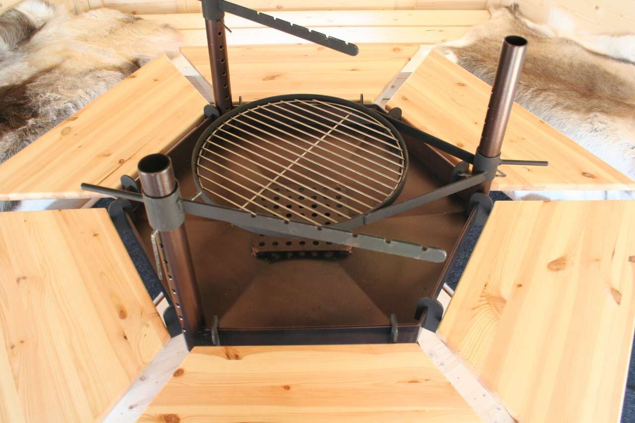 Grillanlage mit Schaschlik Spießhaltern