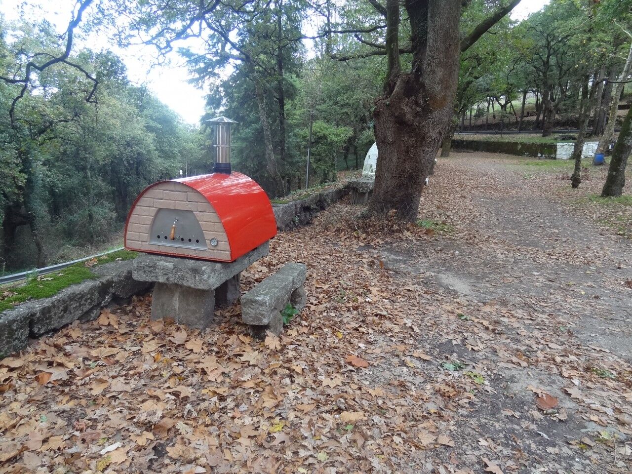 Mobiler Steinofen Maximus Prime rot inkl. Kaminrohr und Regenhut aus Feueraluminium, ohne Ofenzubehör, ohne Zubehörset, ohne Grillzubehör, ohne fahrbares Gestell