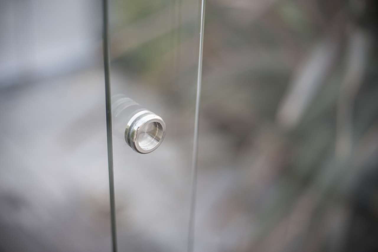 Glasschiebewandsystem mit 8mm Scheiben anthrazit 2,5 m