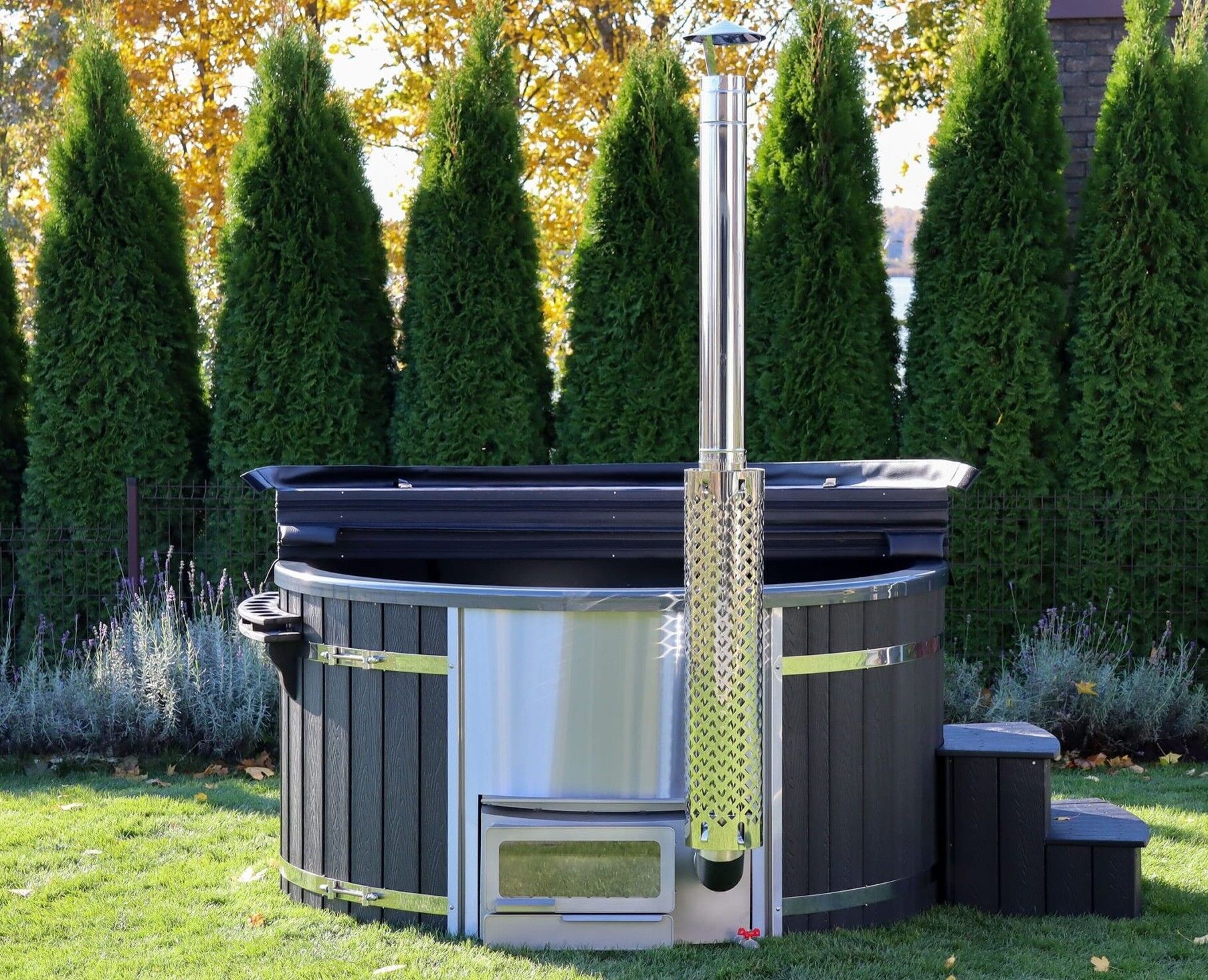 SPANOVA Hot Tub Premium 200 – Badefass mit HORIZON Holzofen, WPC & Acrylwanne, Grau, V2A Edelstahlofen