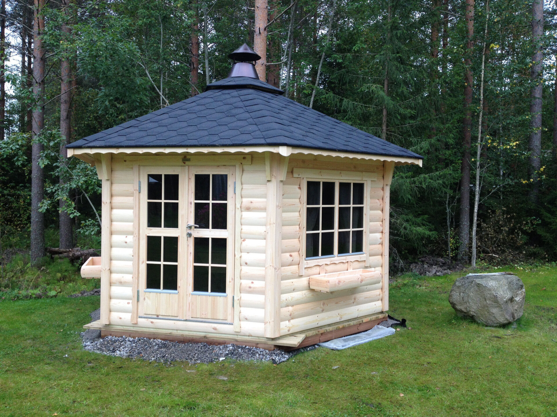 Grillpavillon Victoria 9,2 m² naturbelassen Seitenansicht