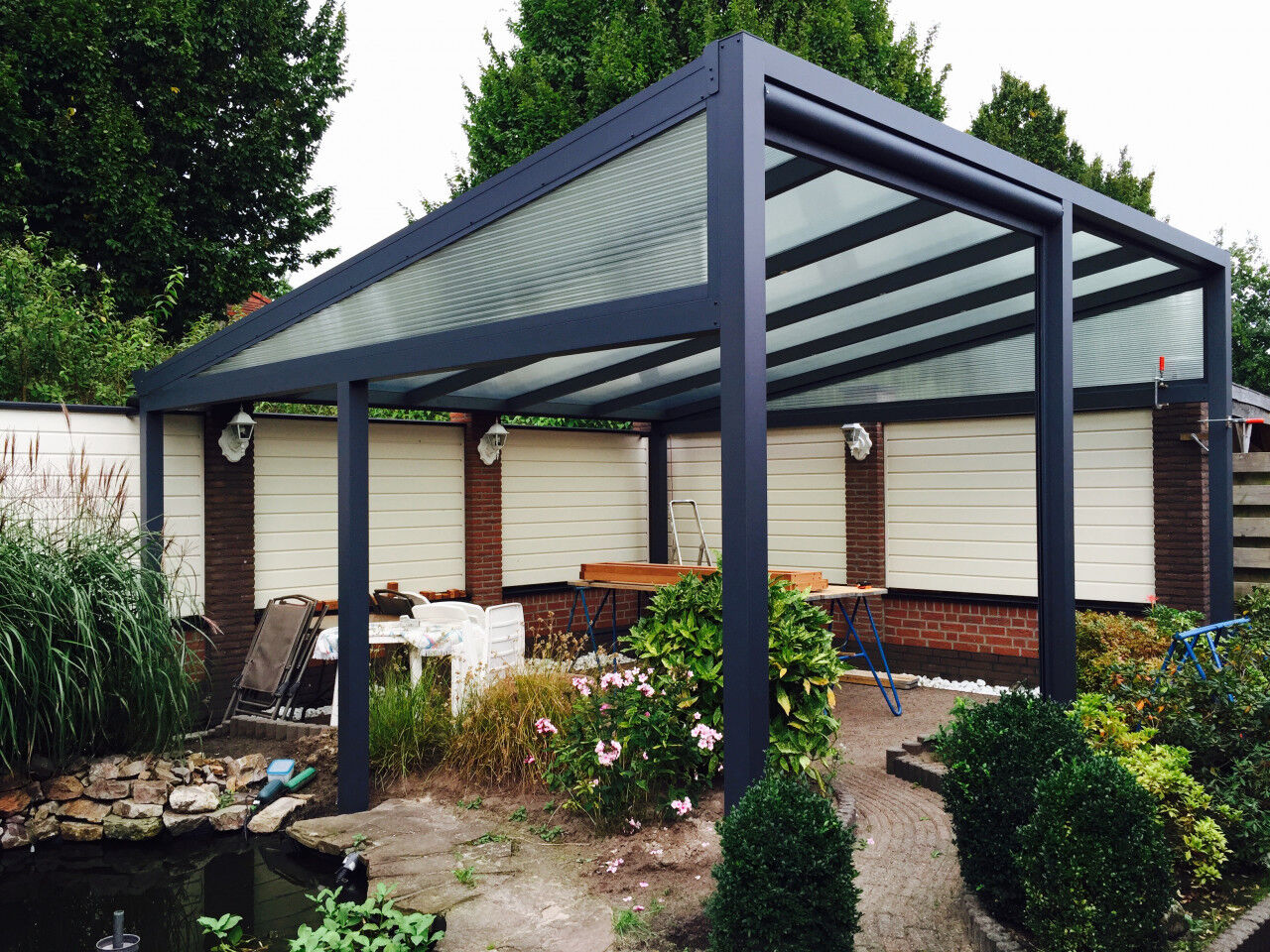 Freistehende Terrassenüberdachung mit Polycarbonat klar 7x5 m anthrazit
