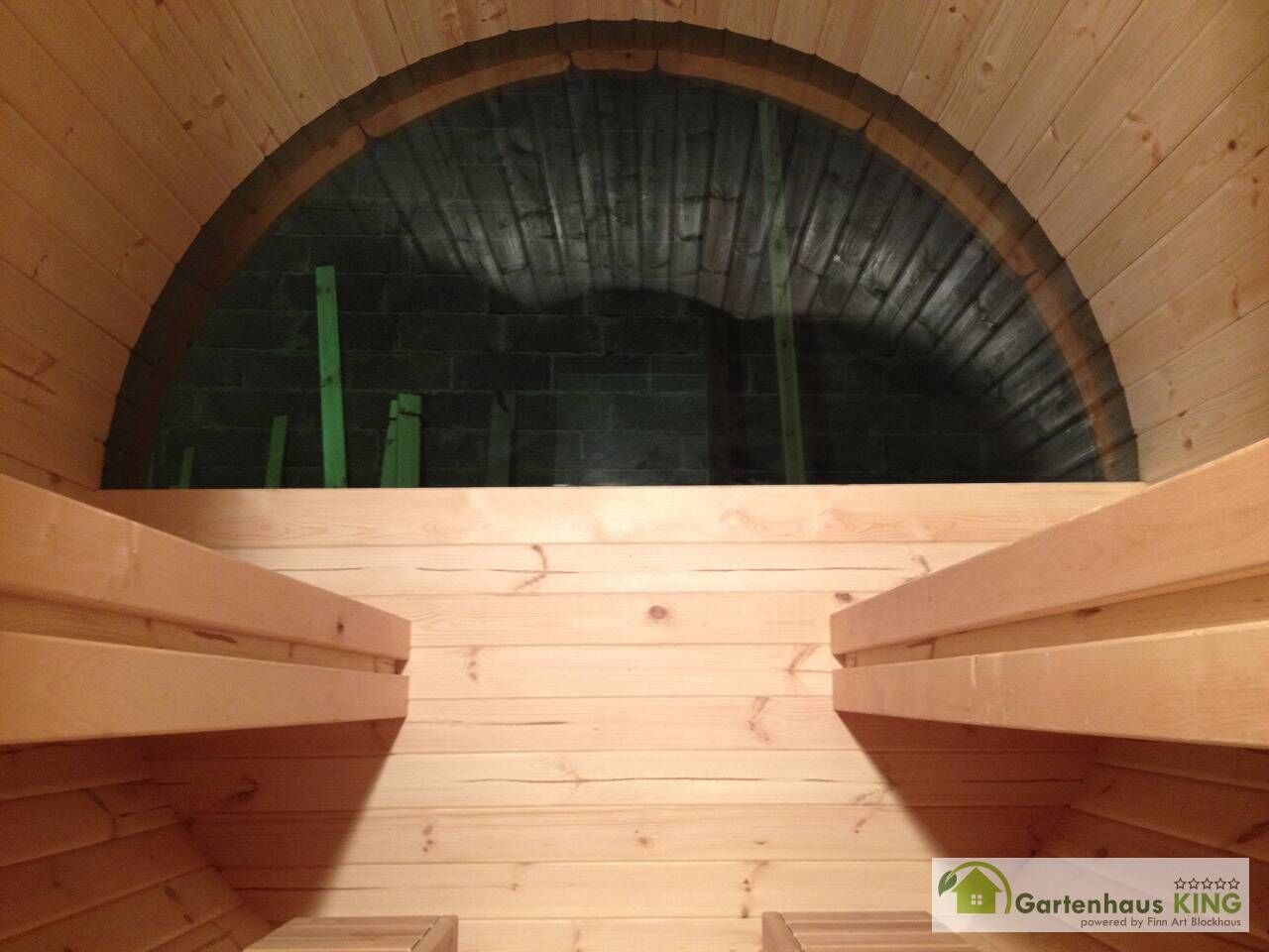 Fass-Sauna Premium Innenansicht Rückwand Halbglas
